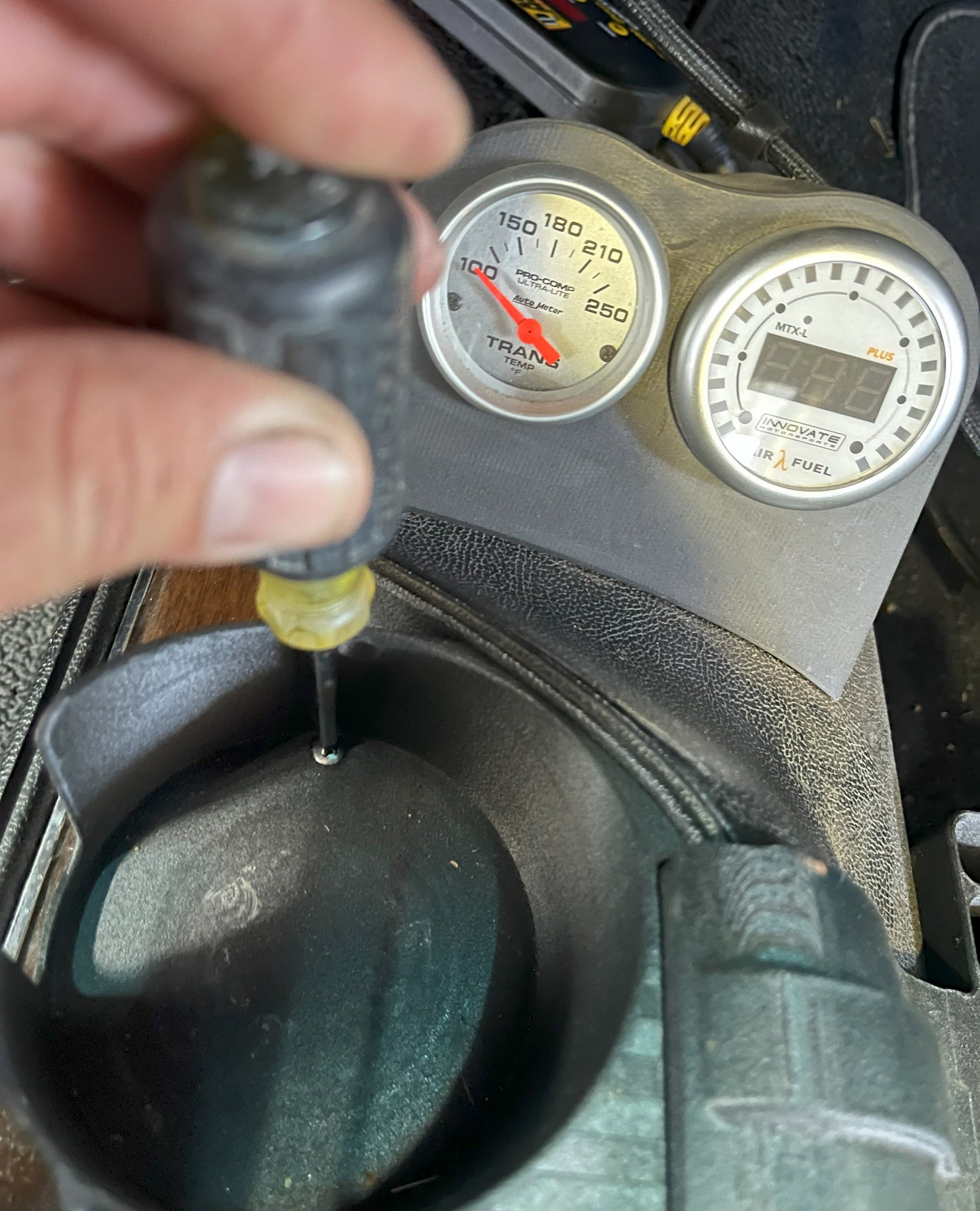 Mopar 70-74 E-body and 71-74 B-body Cupholders