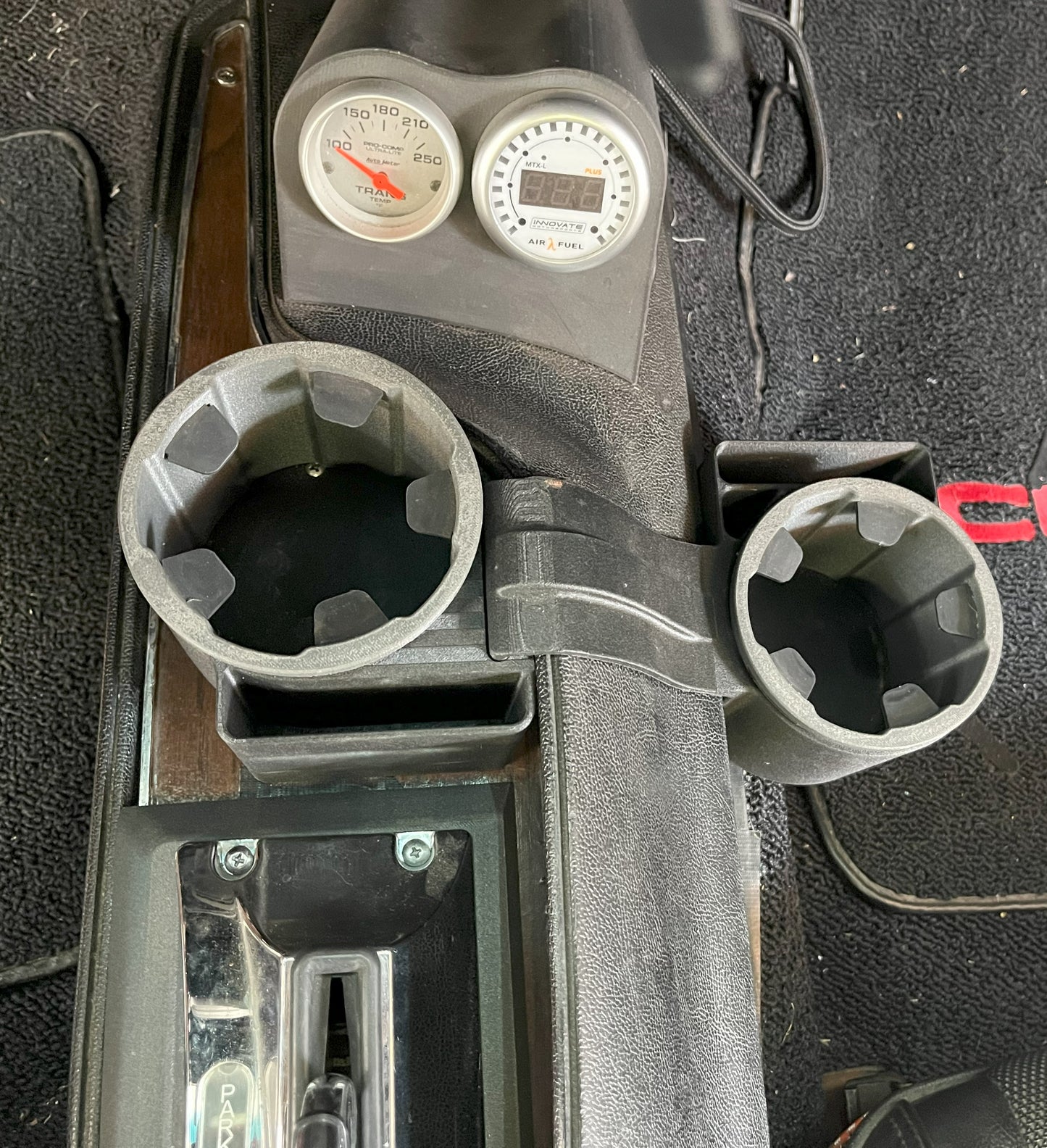 Mopar 70-74 E-body and 71-74 B-body Cupholders